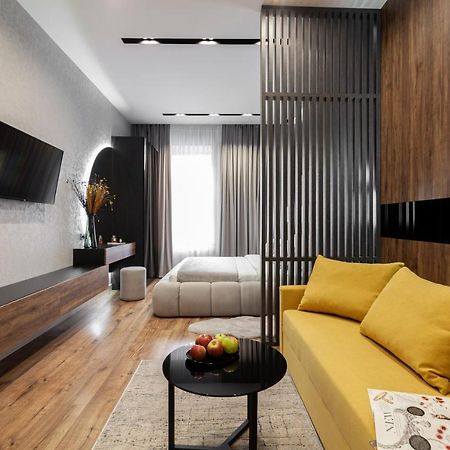 Dream Apartament On Drahomanova Street Lviv Exterior foto
