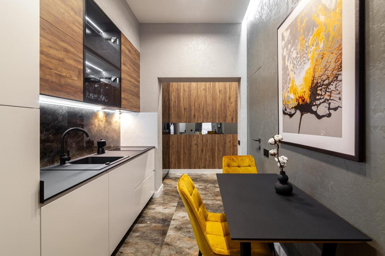 Dream Apartament On Drahomanova Street Lviv Exterior foto