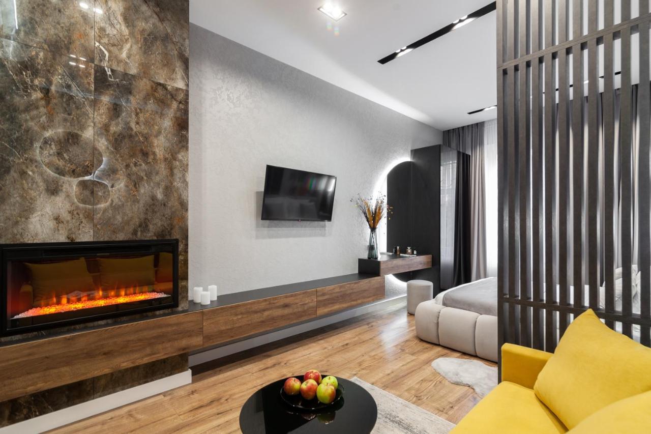 Dream Apartament On Drahomanova Street Lviv Exterior foto