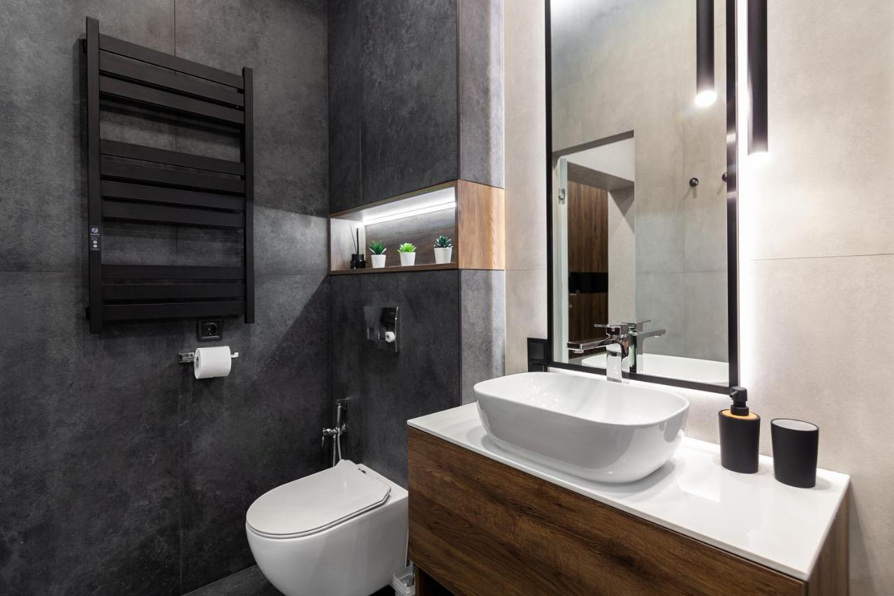 Dream Apartament On Drahomanova Street Lviv Exterior foto