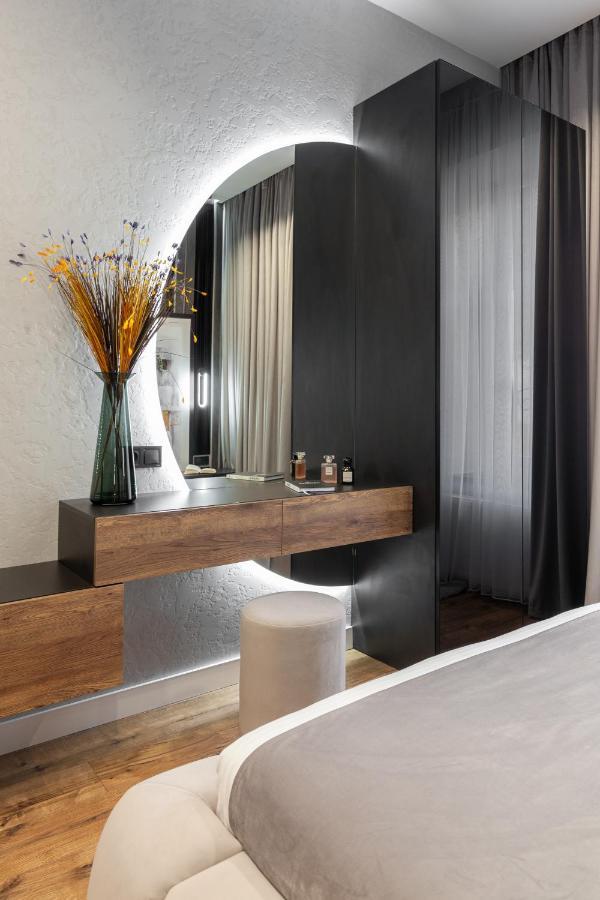 Dream Apartament On Drahomanova Street Lviv Exterior foto