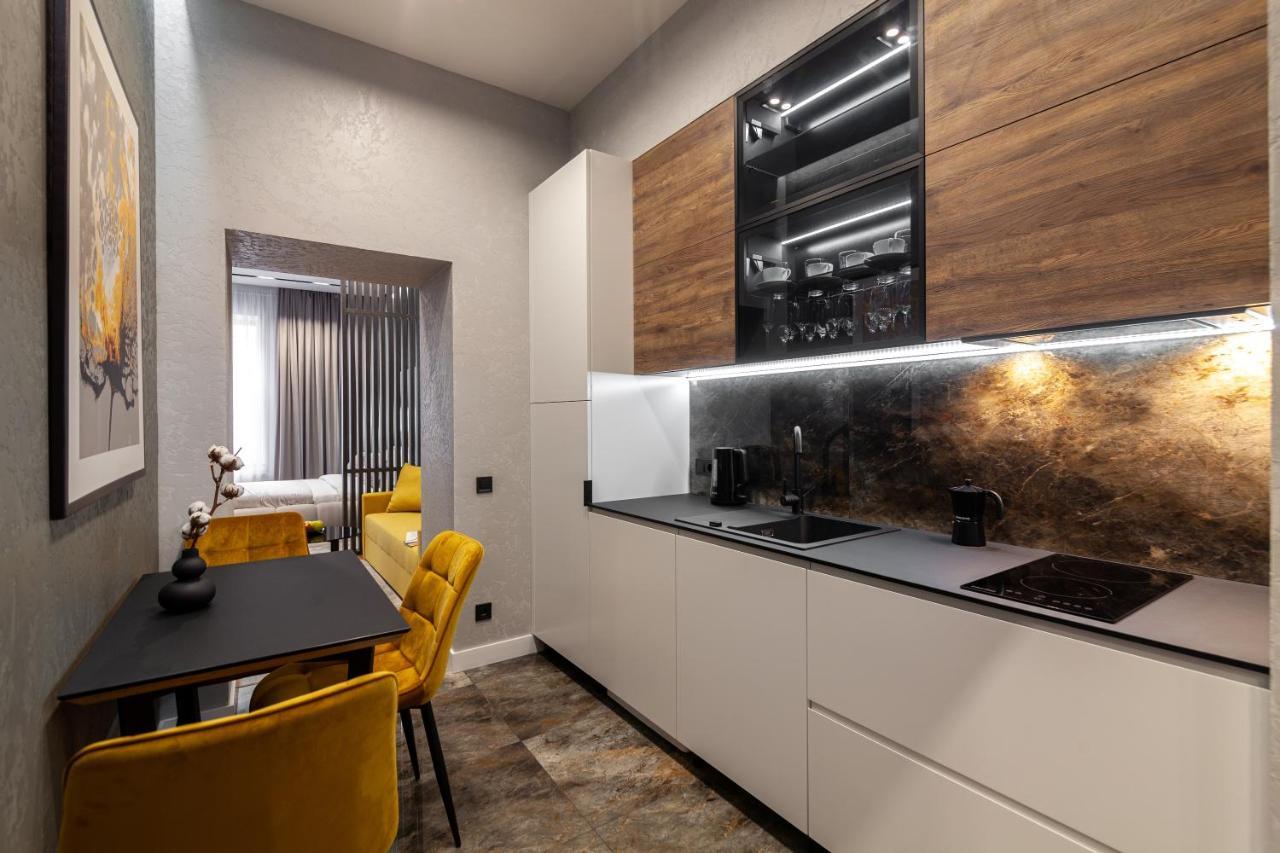 Dream Apartament On Drahomanova Street Lviv Exterior foto
