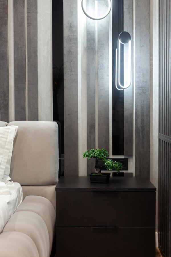 Dream Apartament On Drahomanova Street Lviv Exterior foto